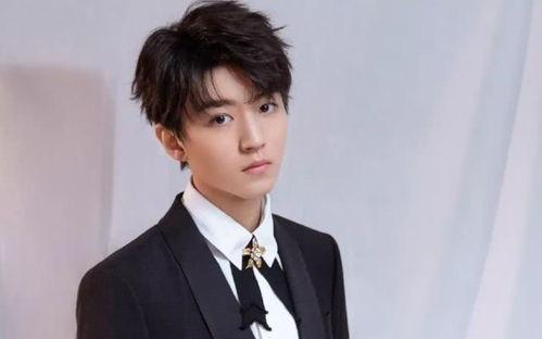 朱一龙被老师爆料视频,揭秘明星背后的真实一面 第1张 朱一龙被老师爆料视频,揭秘明星背后的真实一面 第1张