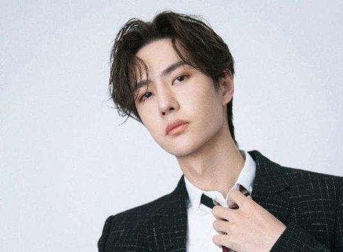 王一博珠宝代言爆料视频,璀璨星光下的奢华演绎  第2张